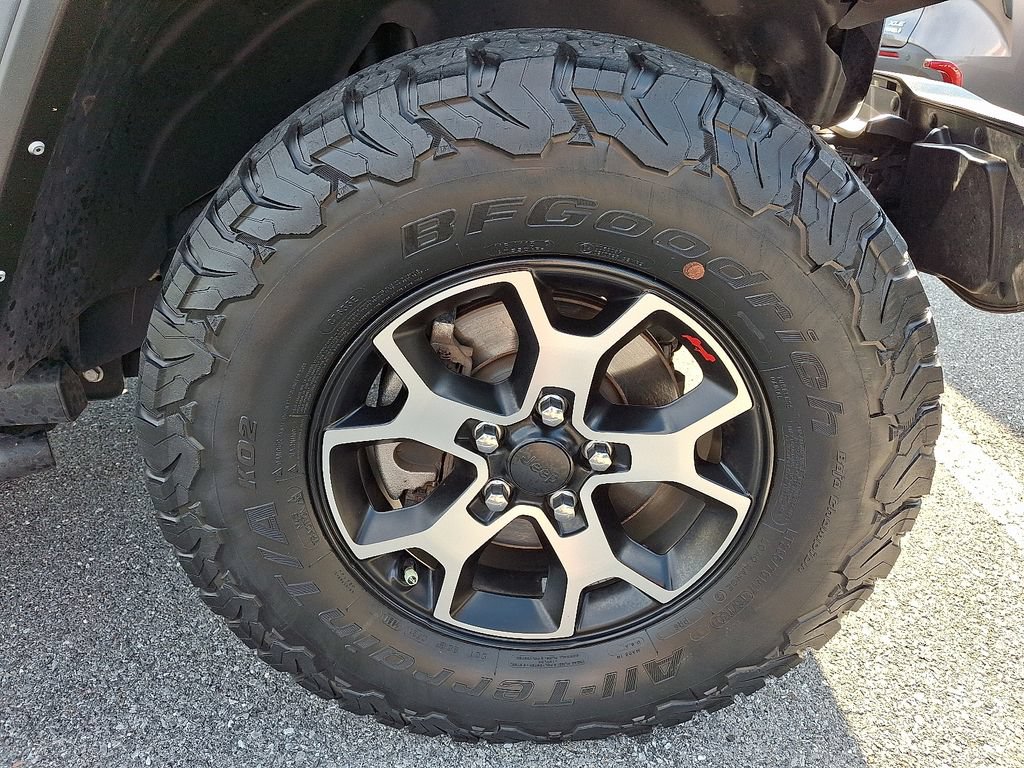 Used 2021 Jeep Wrangler Unlimited Rubicon w/ LED Lighting Group AWD/4WD image 9