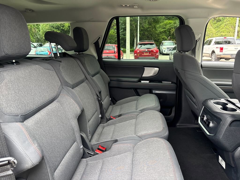 Used 2025 Ford Expedition Active RWD image 27
