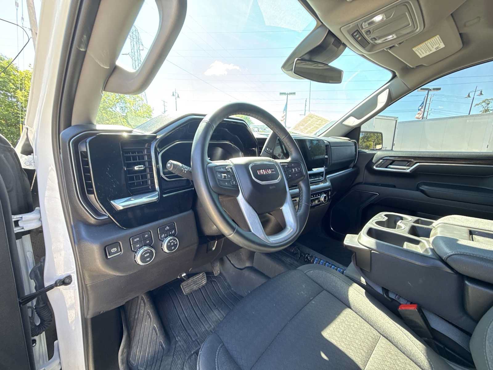 Certified 2024 GMC Sierra 1500 Elevation w/ LPO, Elevation Black Package AWD/4WD image 10
