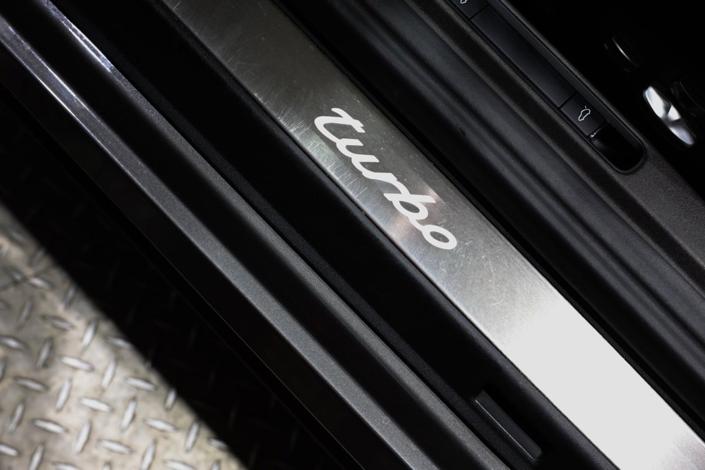 Used 2019 Porsche 911 Turbo image 21
