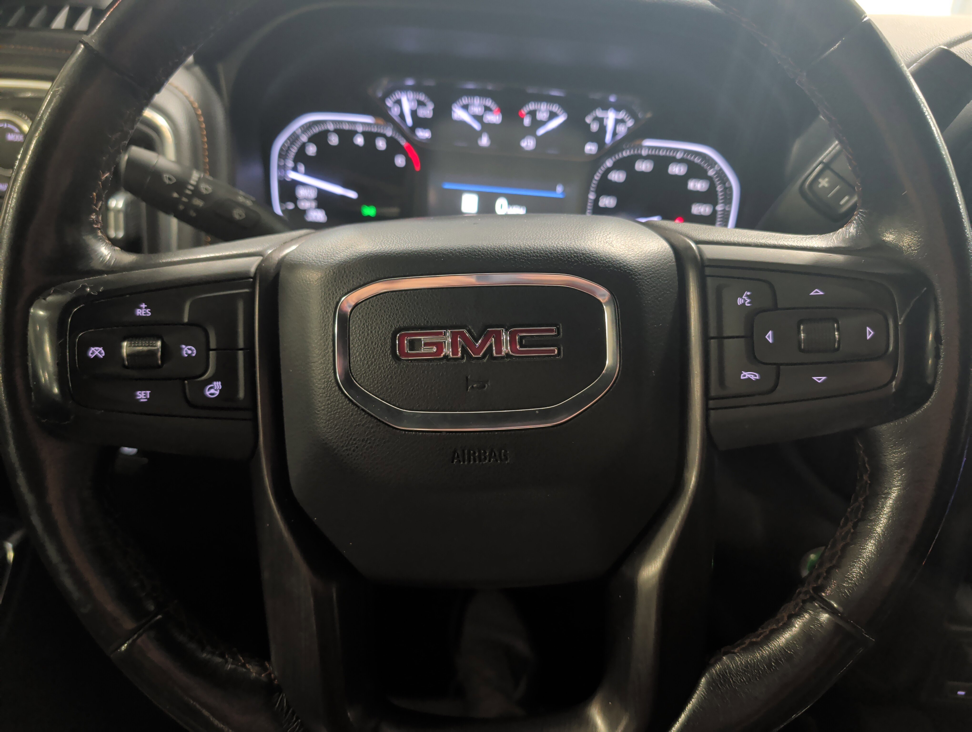 Used 2020 GMC Sierra 1500 AT4 w/ AT4 Premium Package AWD/4WD image 10