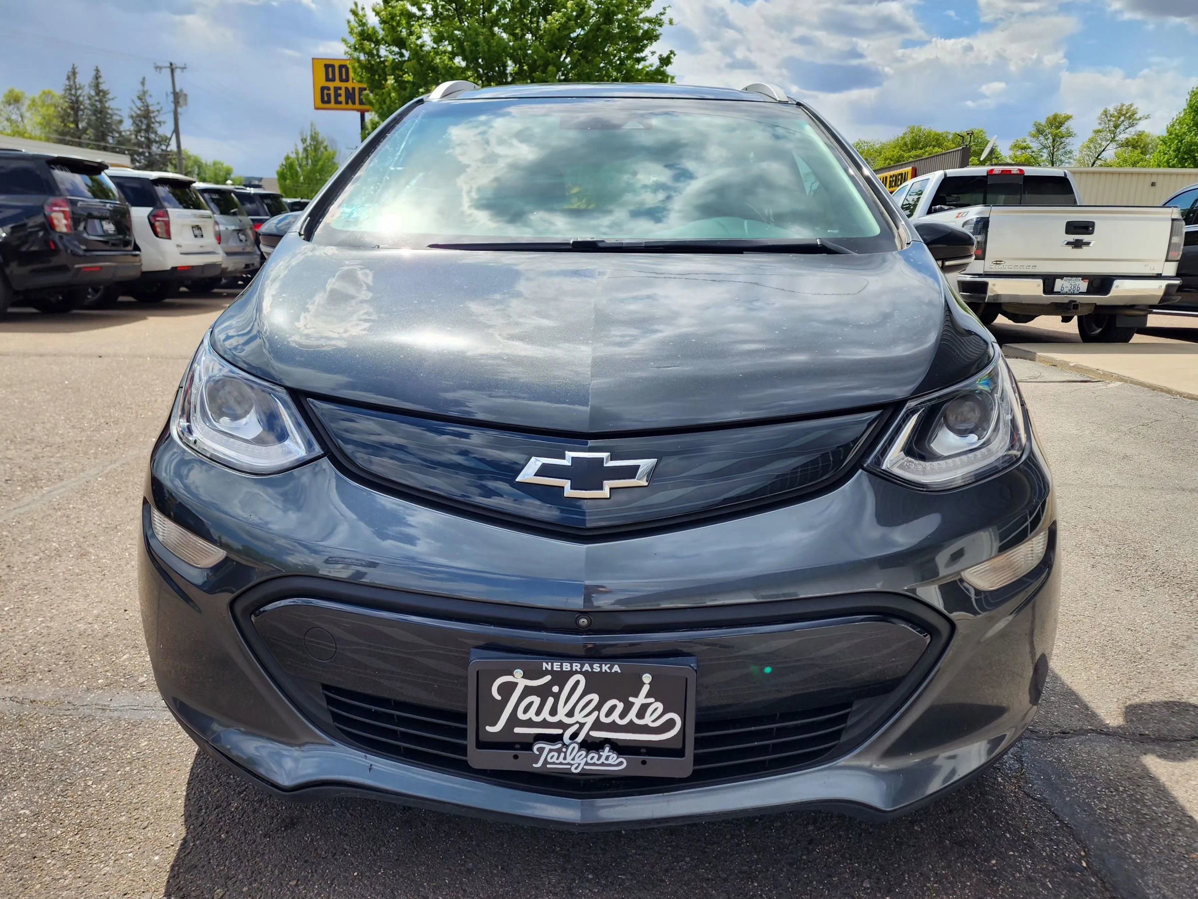 Used 2019 Chevrolet Bolt Premier w/ Infotainment Package FWD image 3