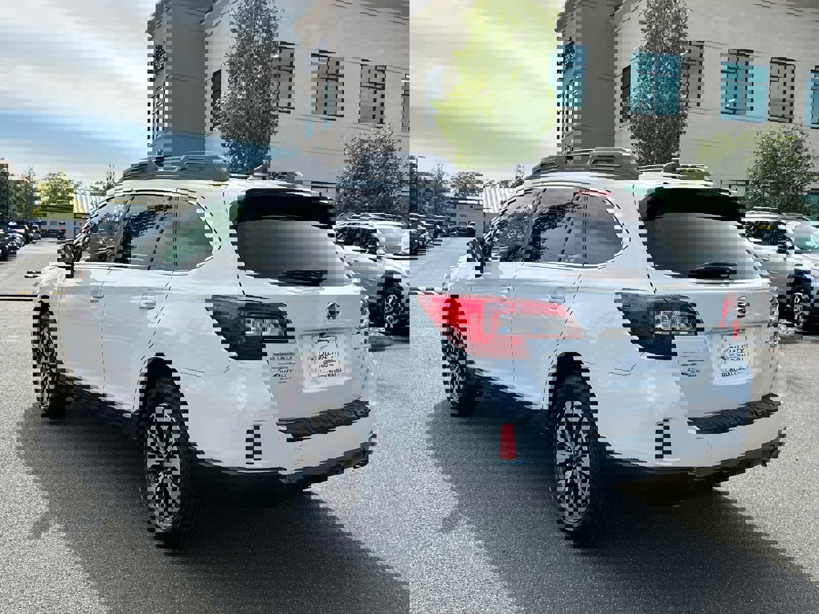 Used 2016 Subaru Outback 3.6R Limited image 2