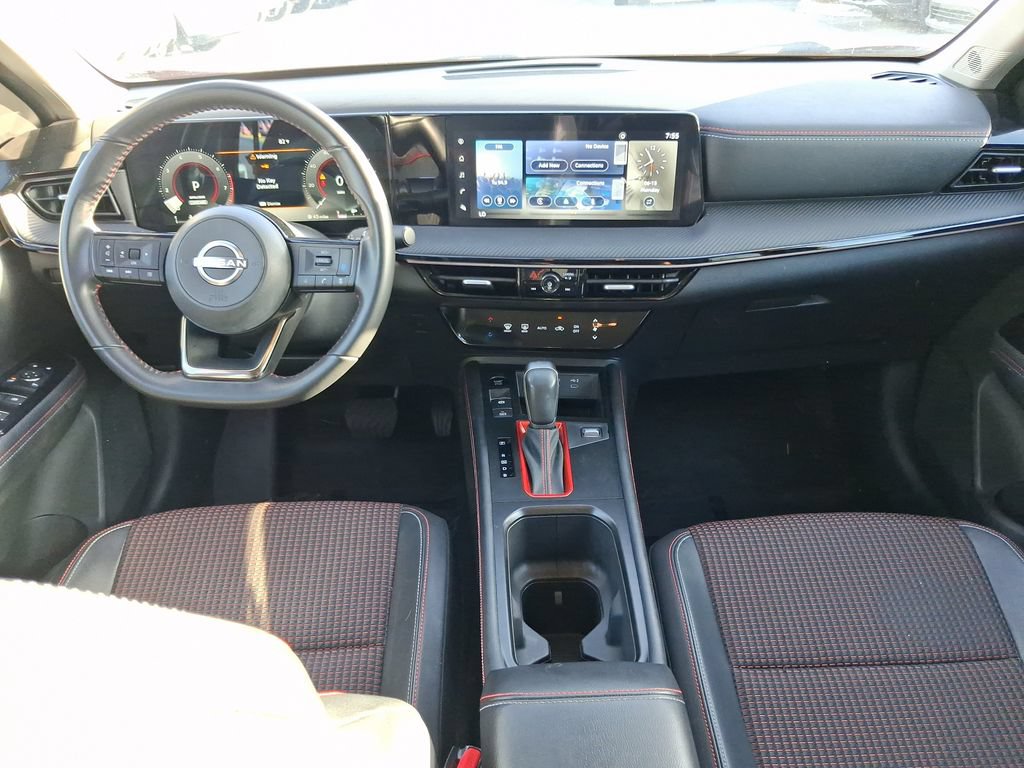 Certified 2025 Nissan Kicks SR FWD image 9
