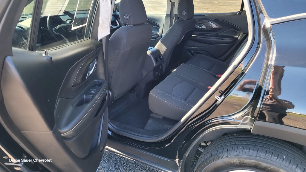 Used 2024 GMC Terrain SLE AWD/4WD image 25