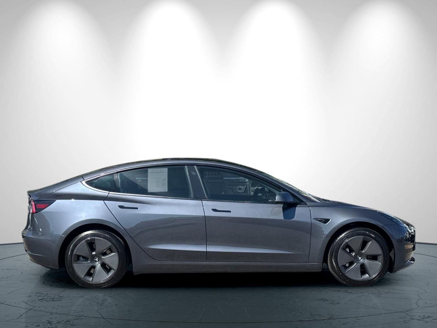 Used 2023 Tesla Model 3 Standard Range image 3
