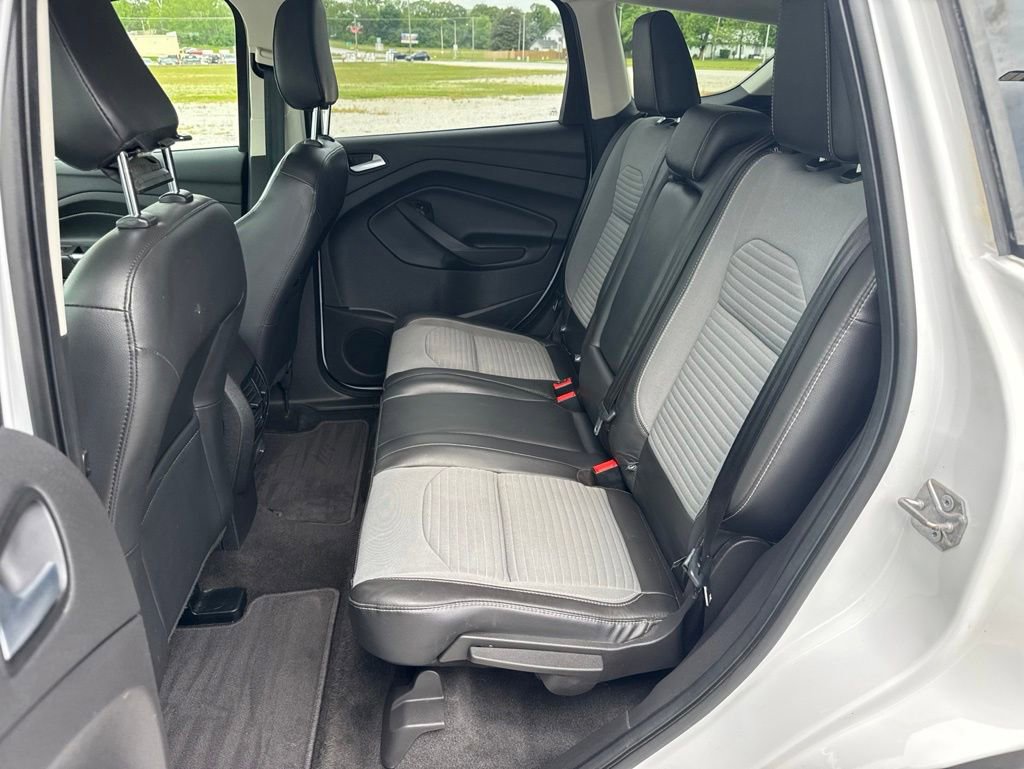 Used 2018 Ford Escape SE w/ SE Sport Appearance Package AWD/4WD image 16