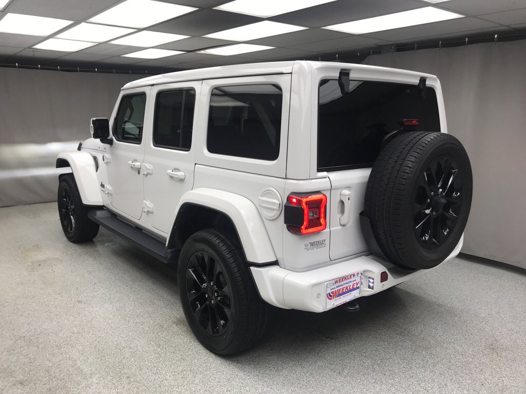 Used 2022 Jeep Wrangler Unlimited Sahara image 2