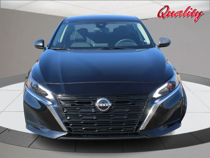 Used 2024 Nissan Altima 2.5 SV image 10