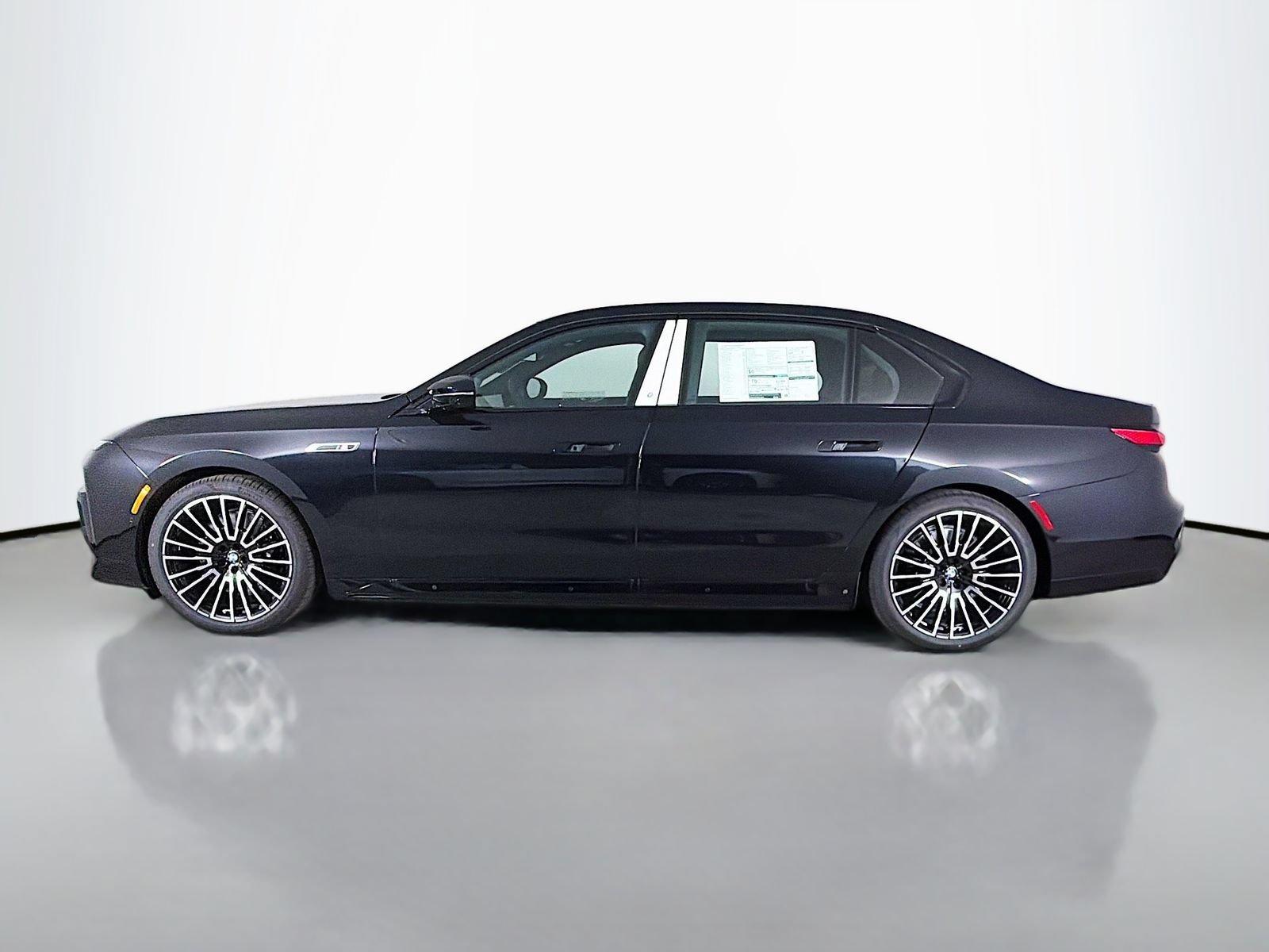 New 2026 BMW i7 xDrive60 AWD/4WD image 4