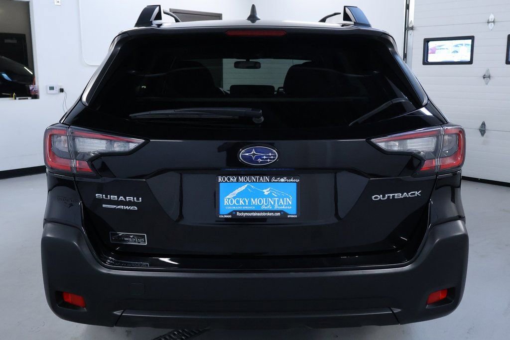 Used 2024 Subaru Outback Premium image 6