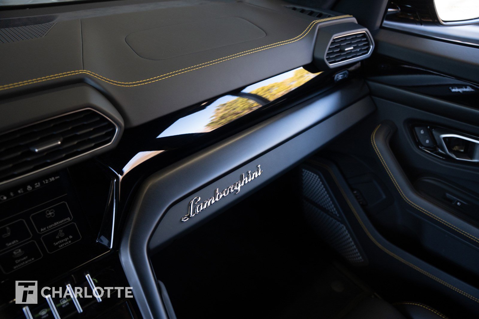 Used 2024 Lamborghini Urus S image 28