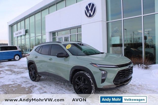 Used 2025 Chevrolet Trax ACTIV w/ Sunroof Package image 1