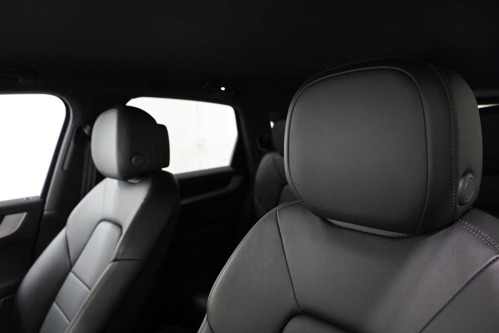 Certified 2024 Porsche Cayenne image 17