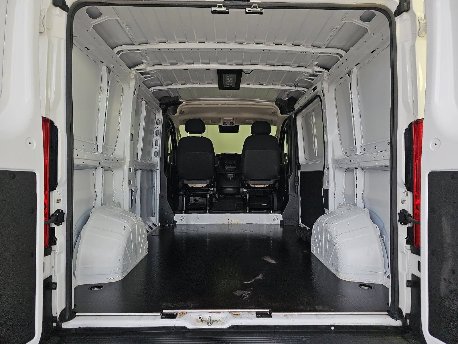 Used 2024 RAM ProMaster 1500 w/ Convenience Group FWD image 12