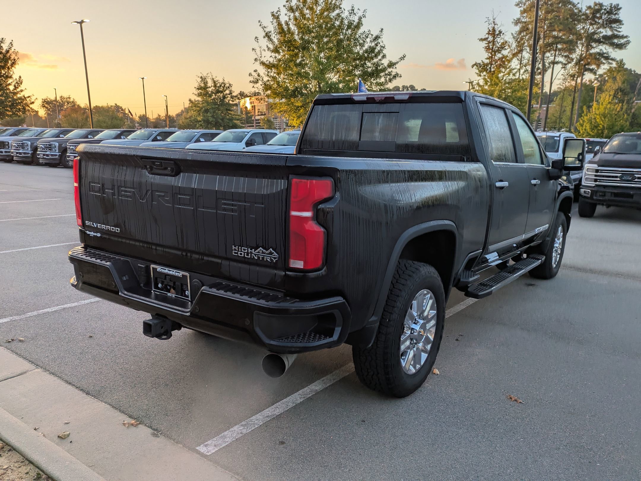 Used 2025 Chevrolet Silverado 2500 High Country w/ Technology Package image 4