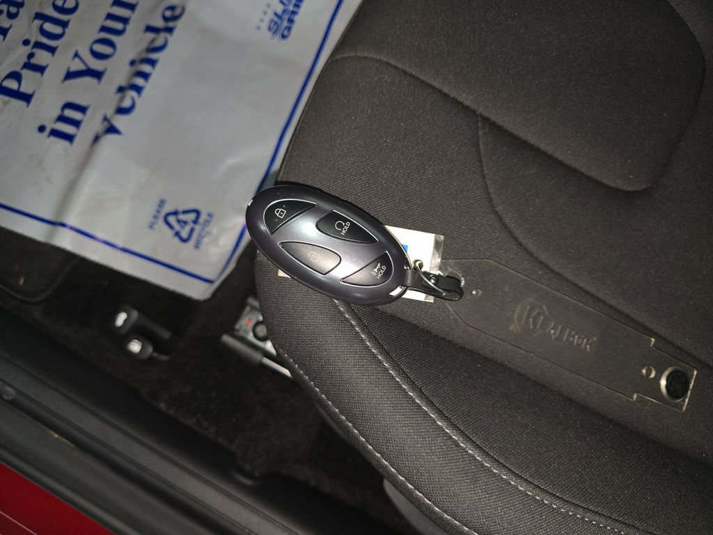 Certified 2026 Hyundai Elantra Sport FWD image 29