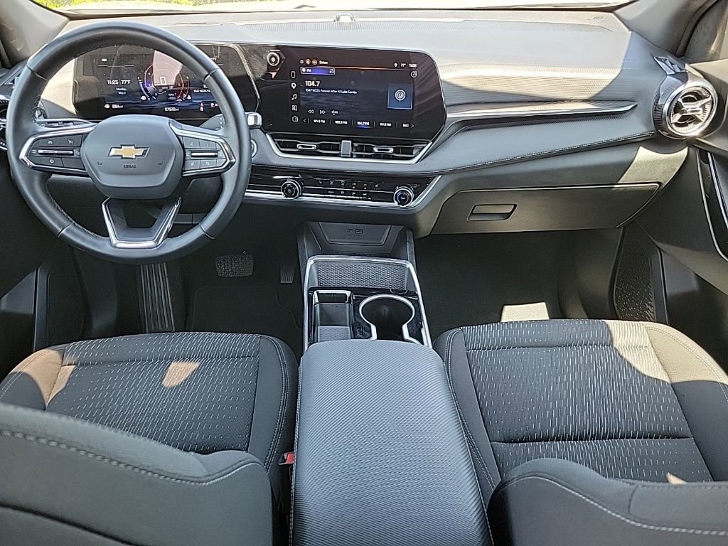 Used 2025 Chevrolet Equinox LT FWD image 16