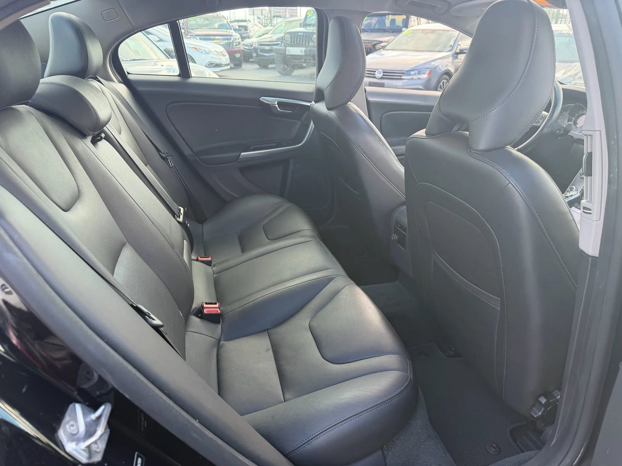 Used 2017 Volvo S60 T5 Dynamic FWD image 11