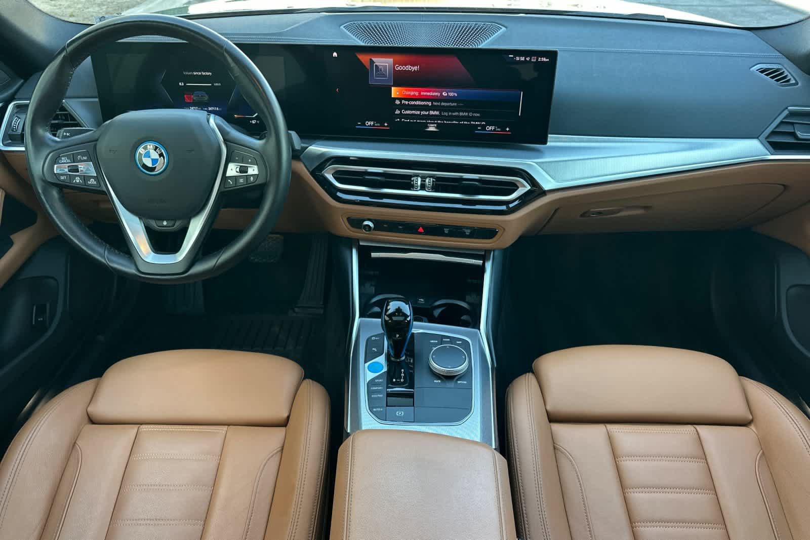 Used 2022 BMW i4 eDrive40 RWD image 3