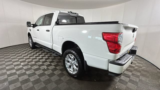 Used 2022 Nissan Titan SV w/ SV Convenience Package AWD/4WD image 4