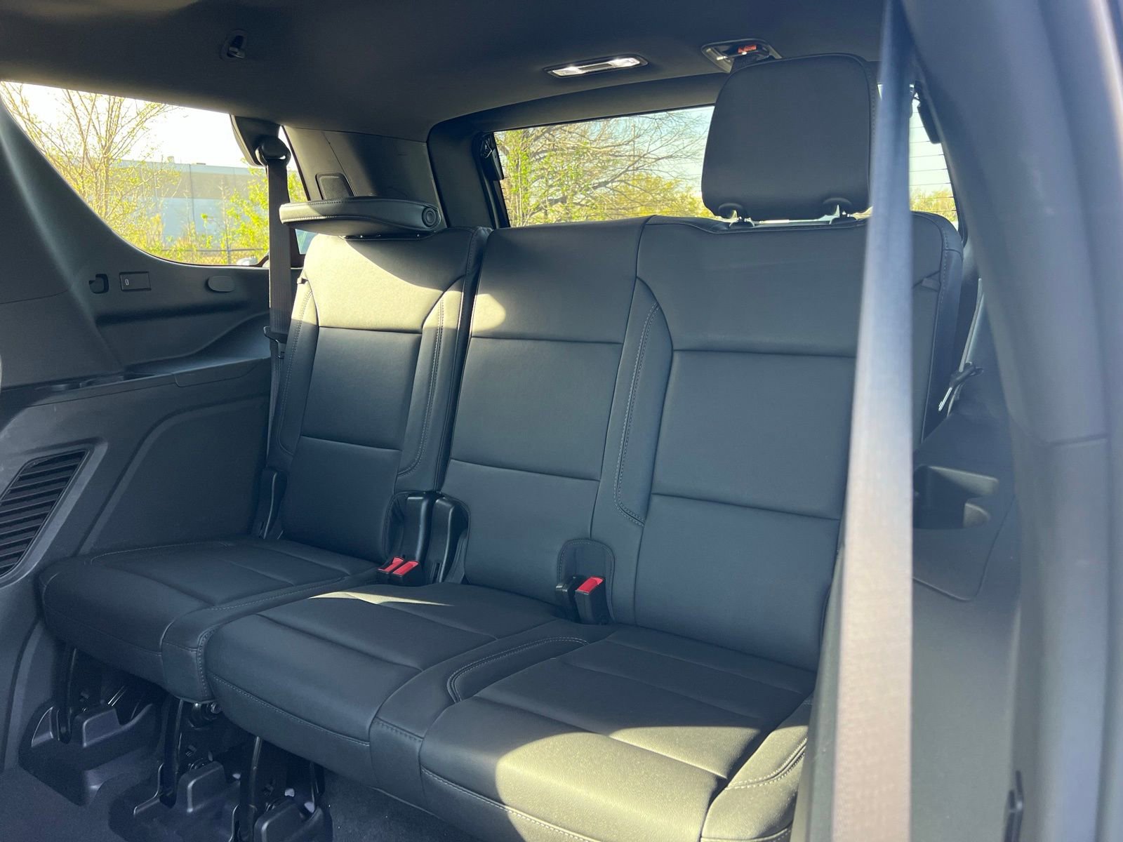 Used 2022 Chevrolet Tahoe LT w/ Luxury Package image 21