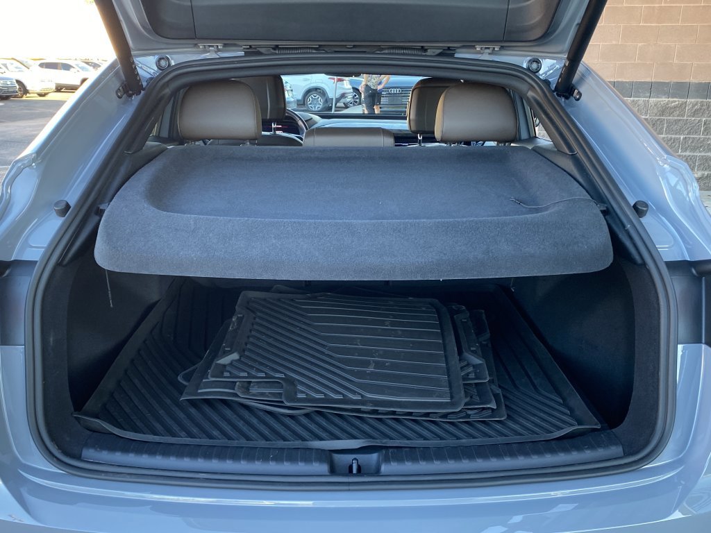 Used 2023 Audi Q4 e-tron Prestige image 12