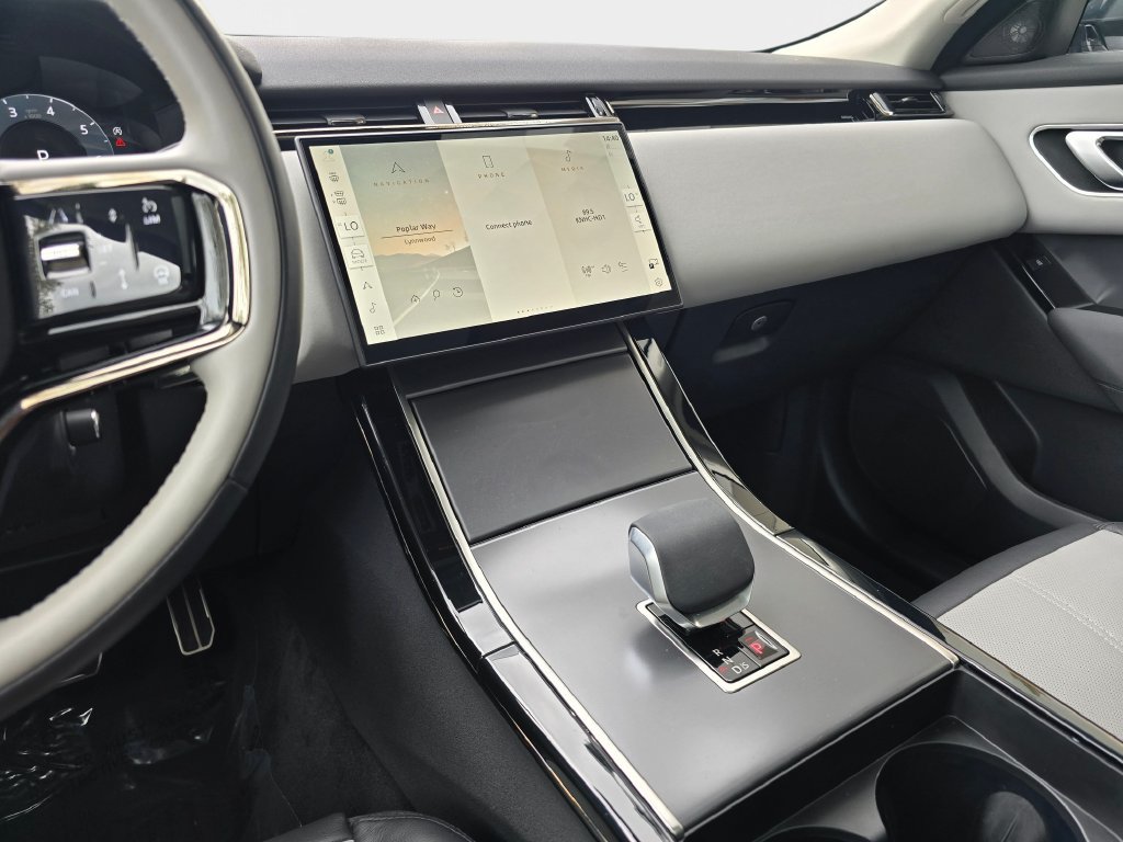 Certified 2025 Land Rover Range Rover Velar Dynamic SE AWD/4WD image 20