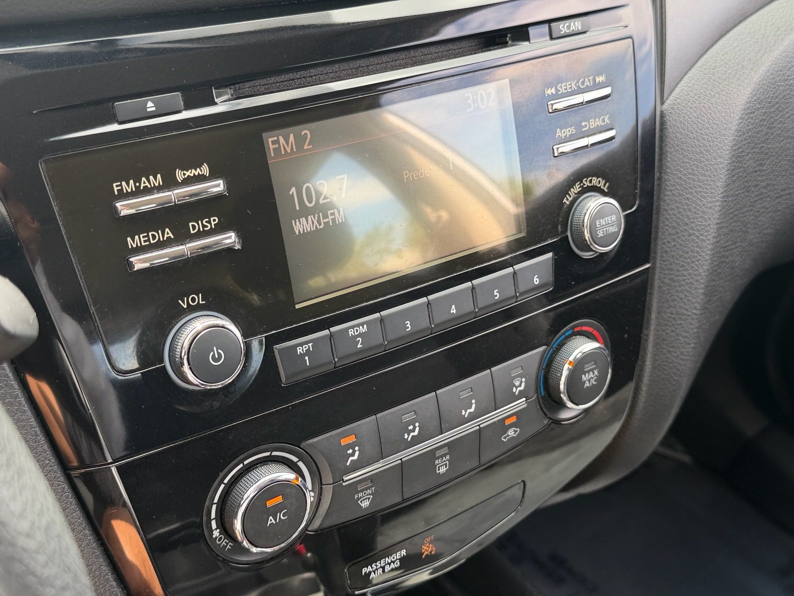 Used 2016 Nissan Rogue S FWD image 22
