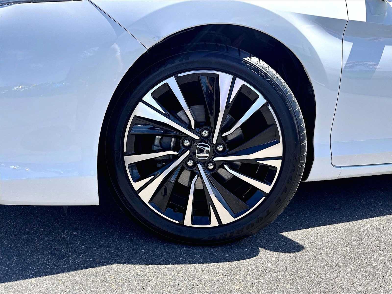 Used 2017 Honda Accord EX image 12