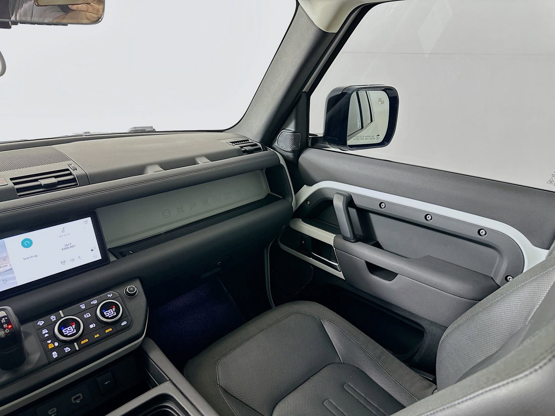 Used 2021 Land Rover Defender 110 S image 25