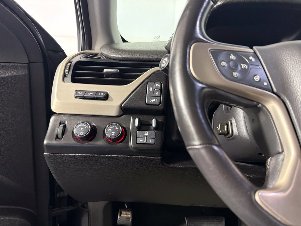 Used 2015 GMC Yukon Denali w/ Touring Package AWD/4WD image 13