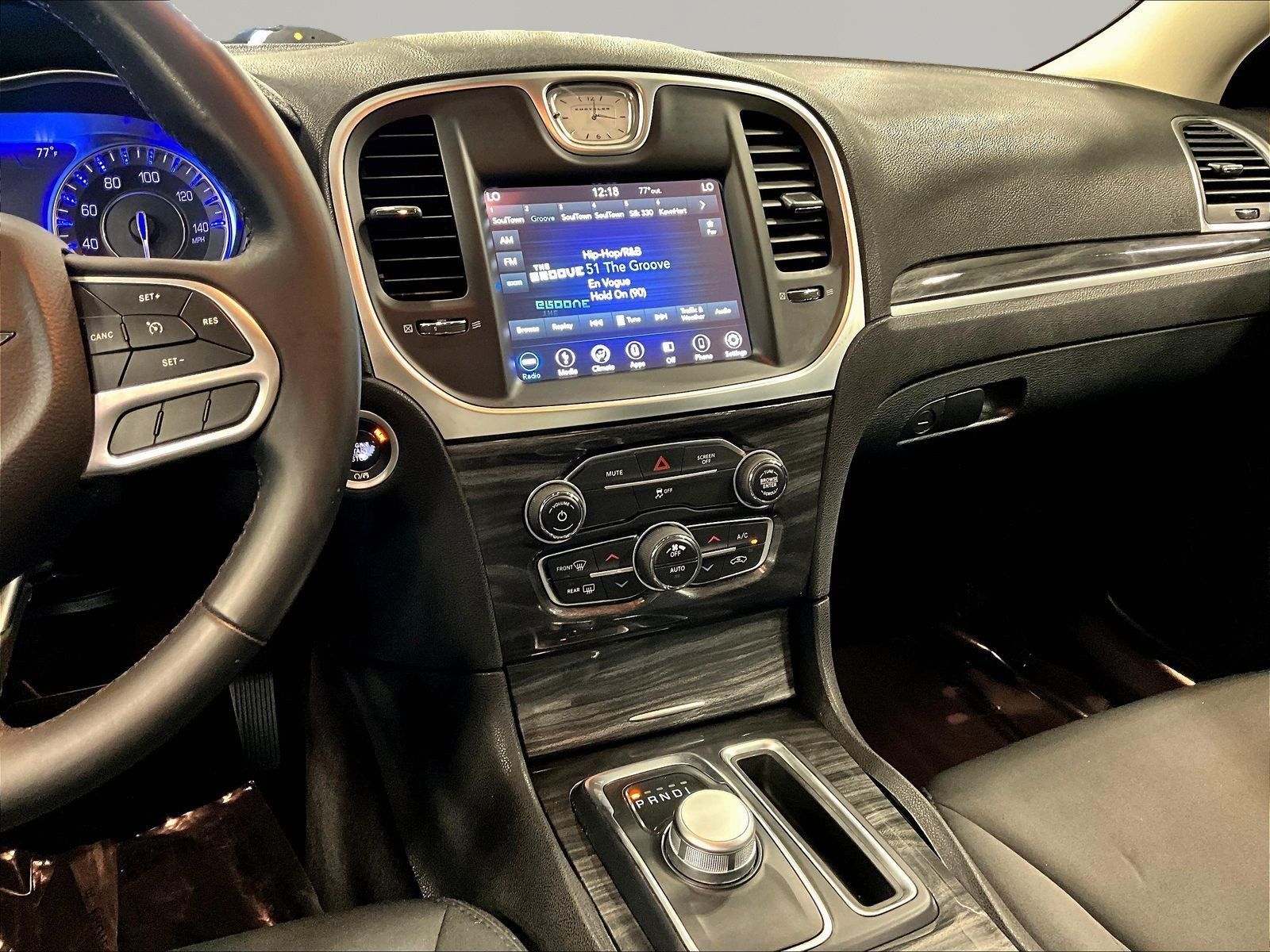 Used 2018 Chrysler 300 Touring w/ Sport Appearance Package RWD image 9