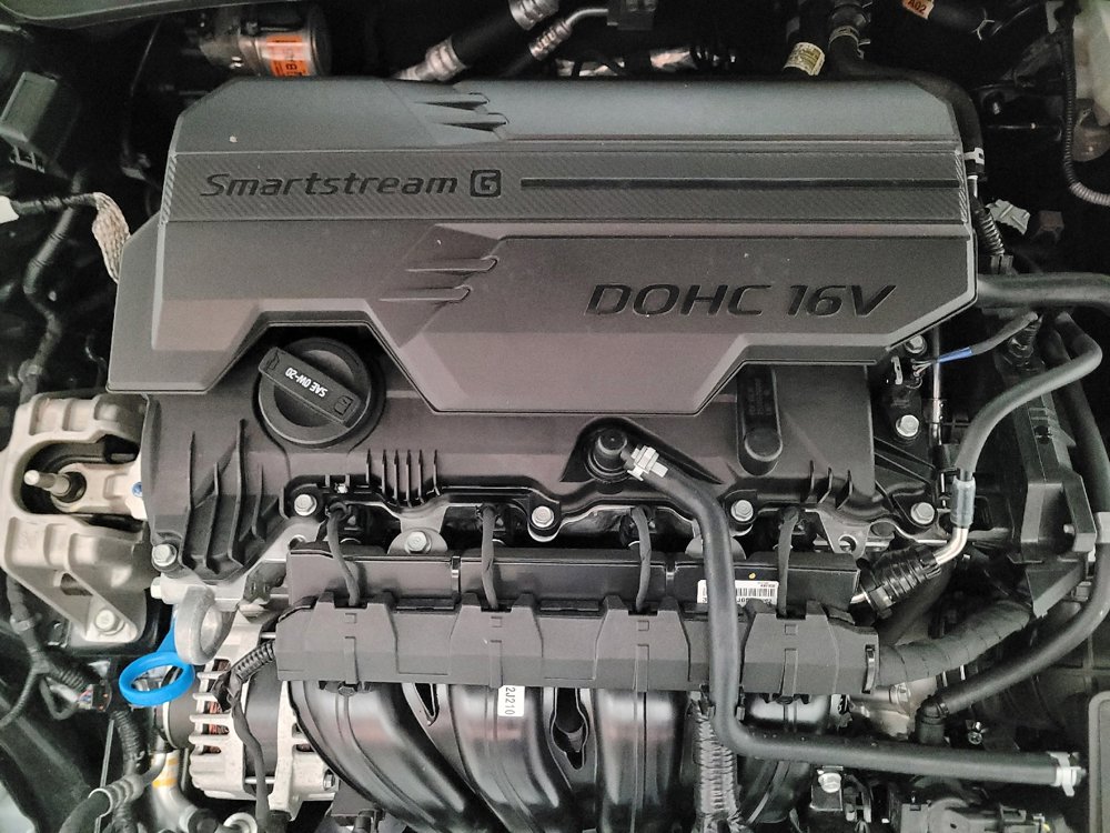 Used 2025 Hyundai Elantra SEL image 30