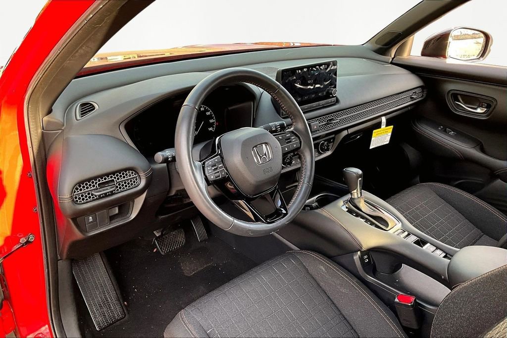 Used 2024 Honda HR-V Sport image 14
