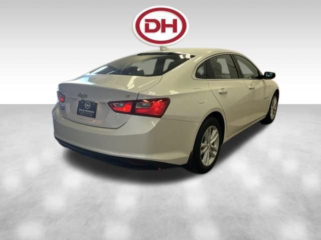 Used 2018 Chevrolet Malibu LT w/ Leather Package FWD image 12
