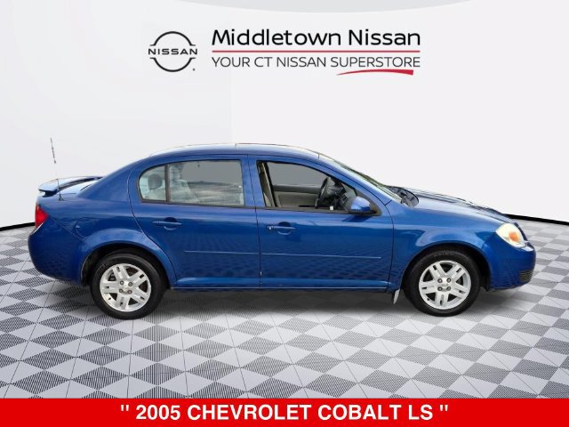 Used 2005 Chevrolet Cobalt LS FWD image 2