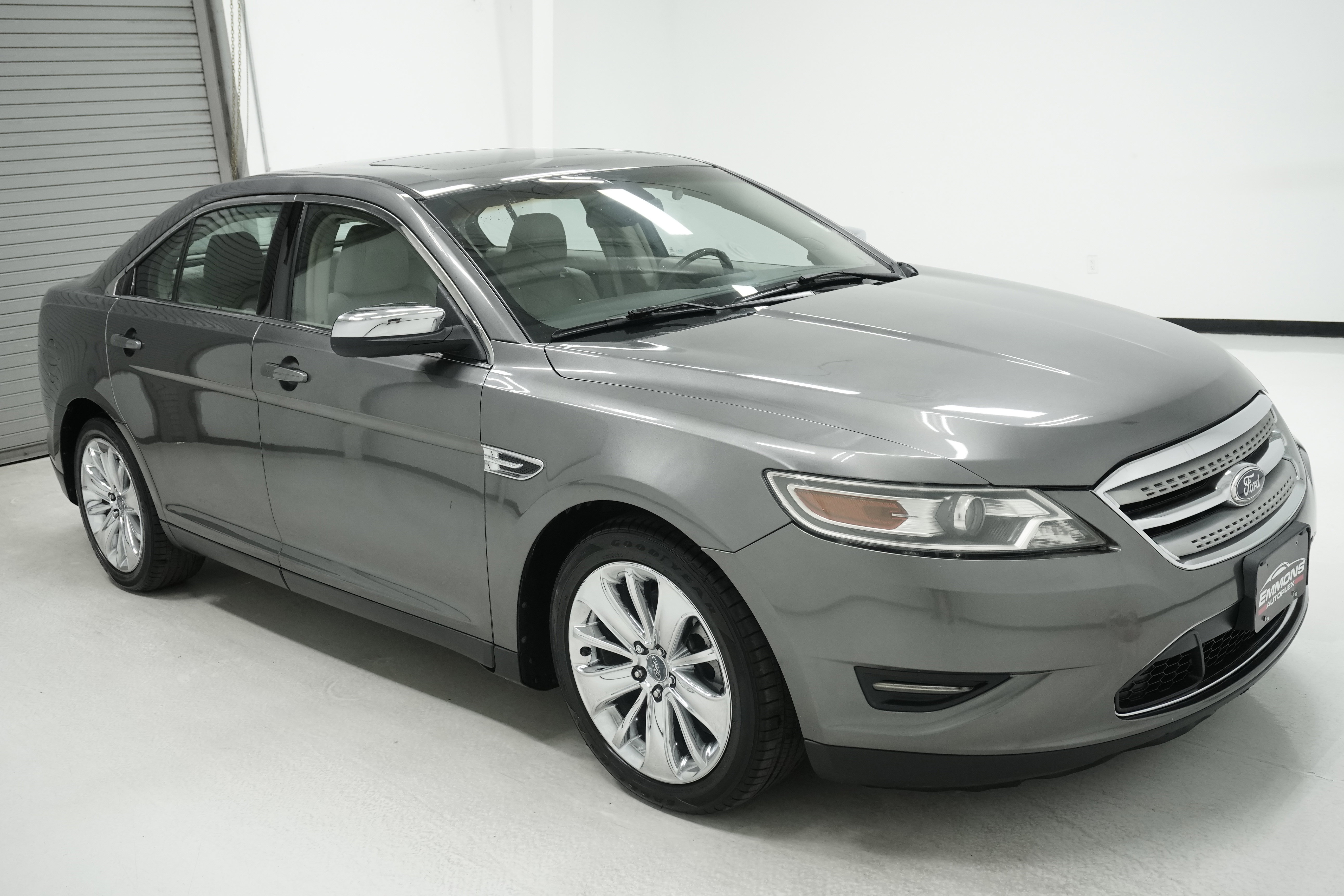 Used 2011 Ford Taurus Limited w/ 301A Rapid Spec Order Code image 3