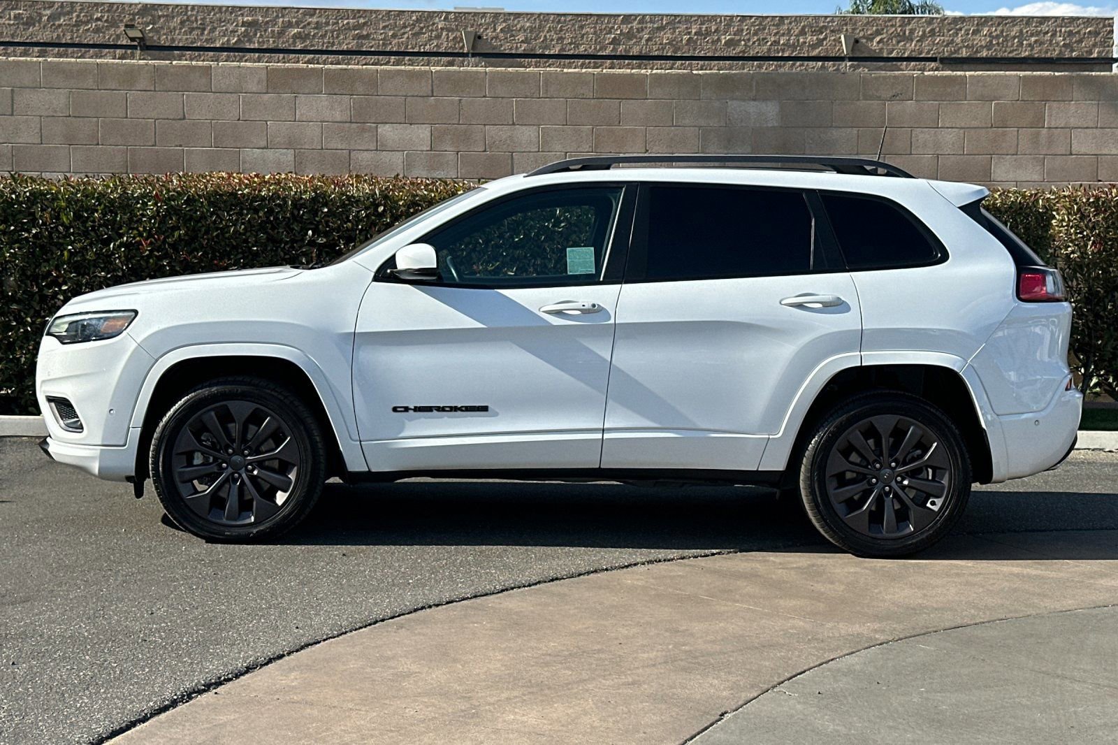 Used 2021 Jeep Cherokee High Altitude AWD/4WD image 7