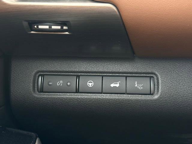 New 2025 Nissan Pathfinder Platinum image 25