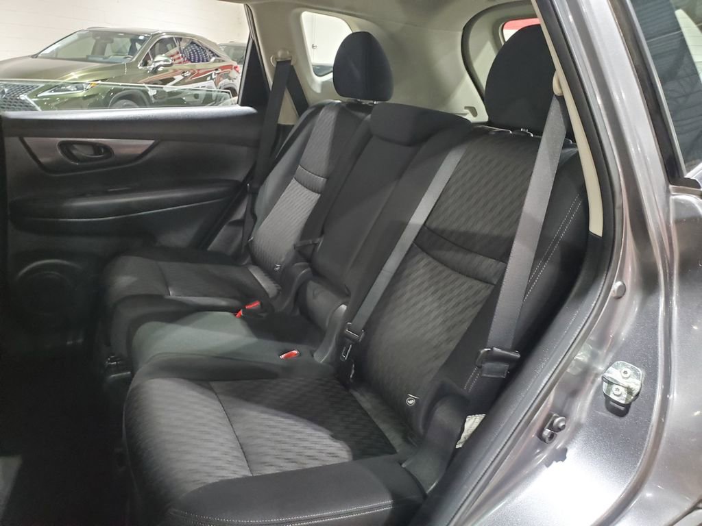 Used 2020 Nissan Rogue S FWD image 22