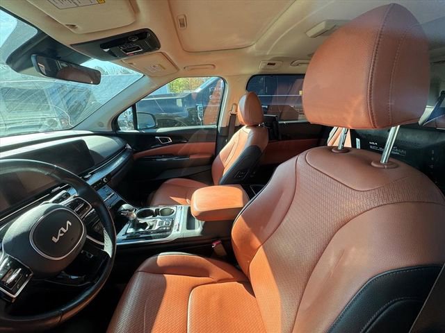 Used 2024 Kia Carnival SX Prestige image 8