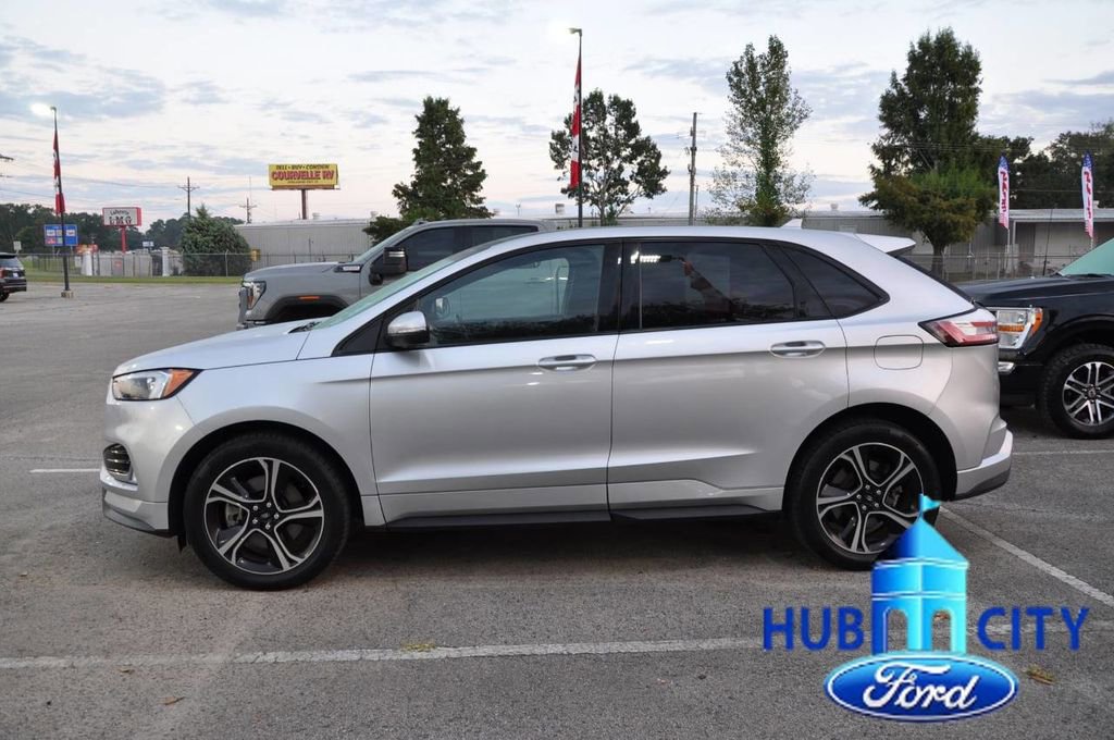 Used 2019 Ford Edge ST image 2