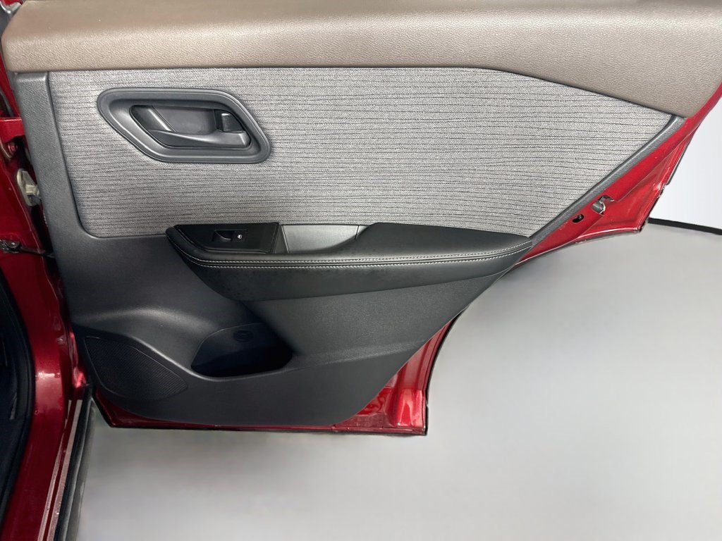 Used 2021 Nissan Rogue S FWD image 27