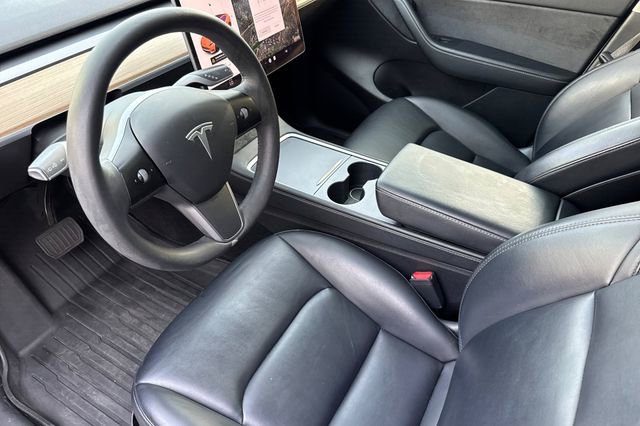 Used 2021 Tesla Model Y Long Range image 9