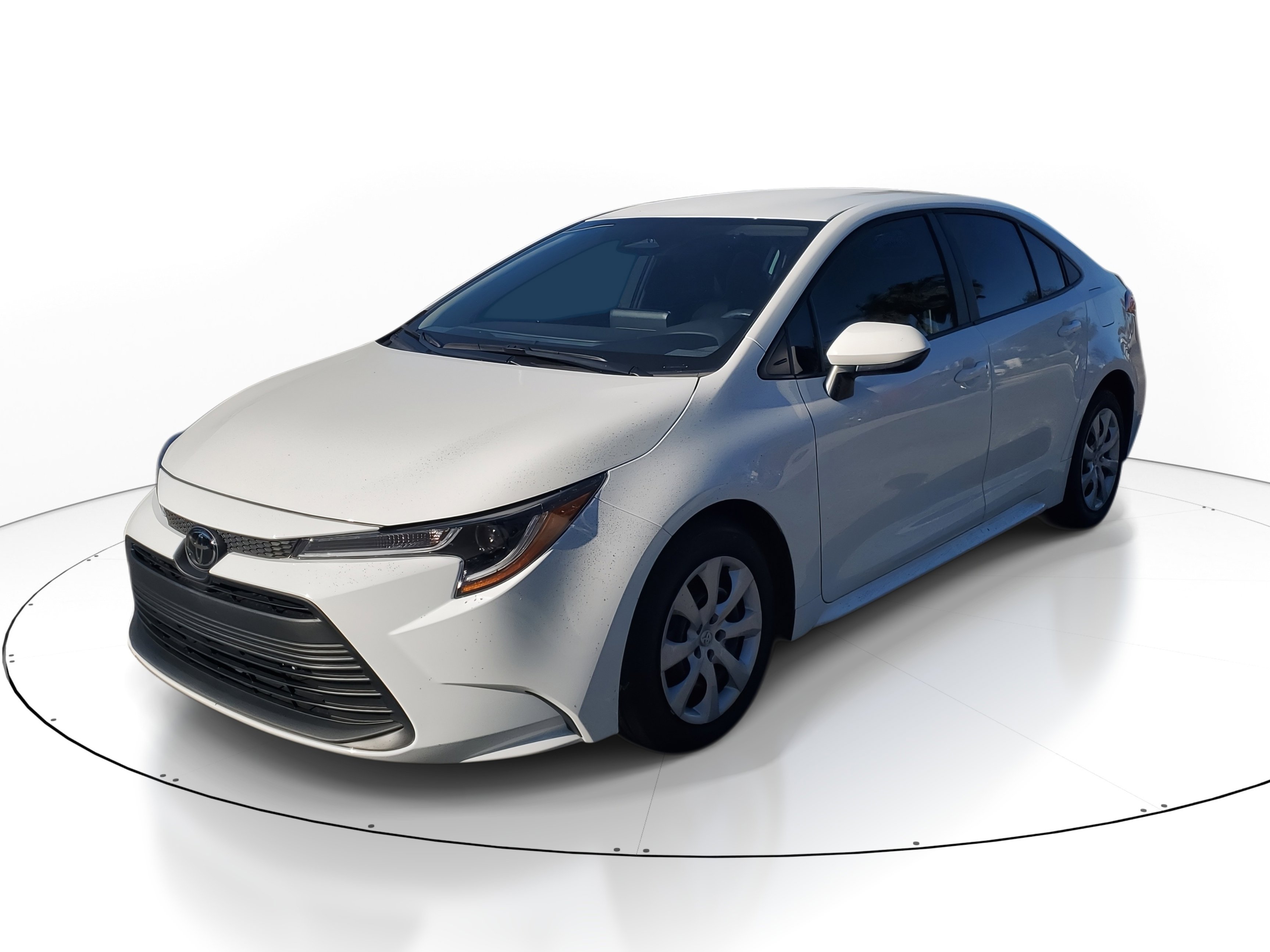 Used 2024 Toyota Corolla LE image 3