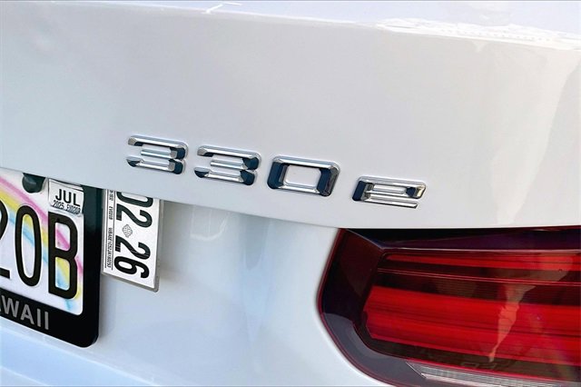 Used 2018 BMW 330e w/ Convenience Package image 33