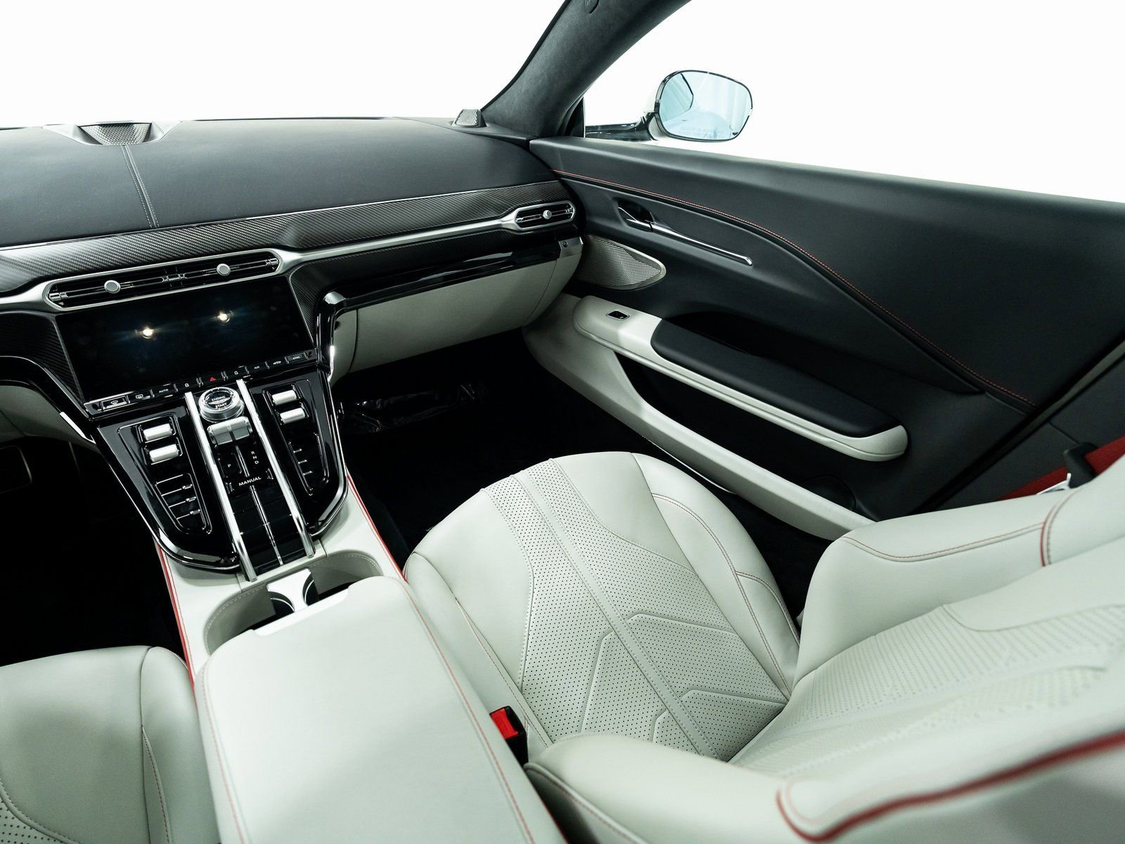 Used 2025 Aston Martin V8 Vantage Coupe RWD image 22