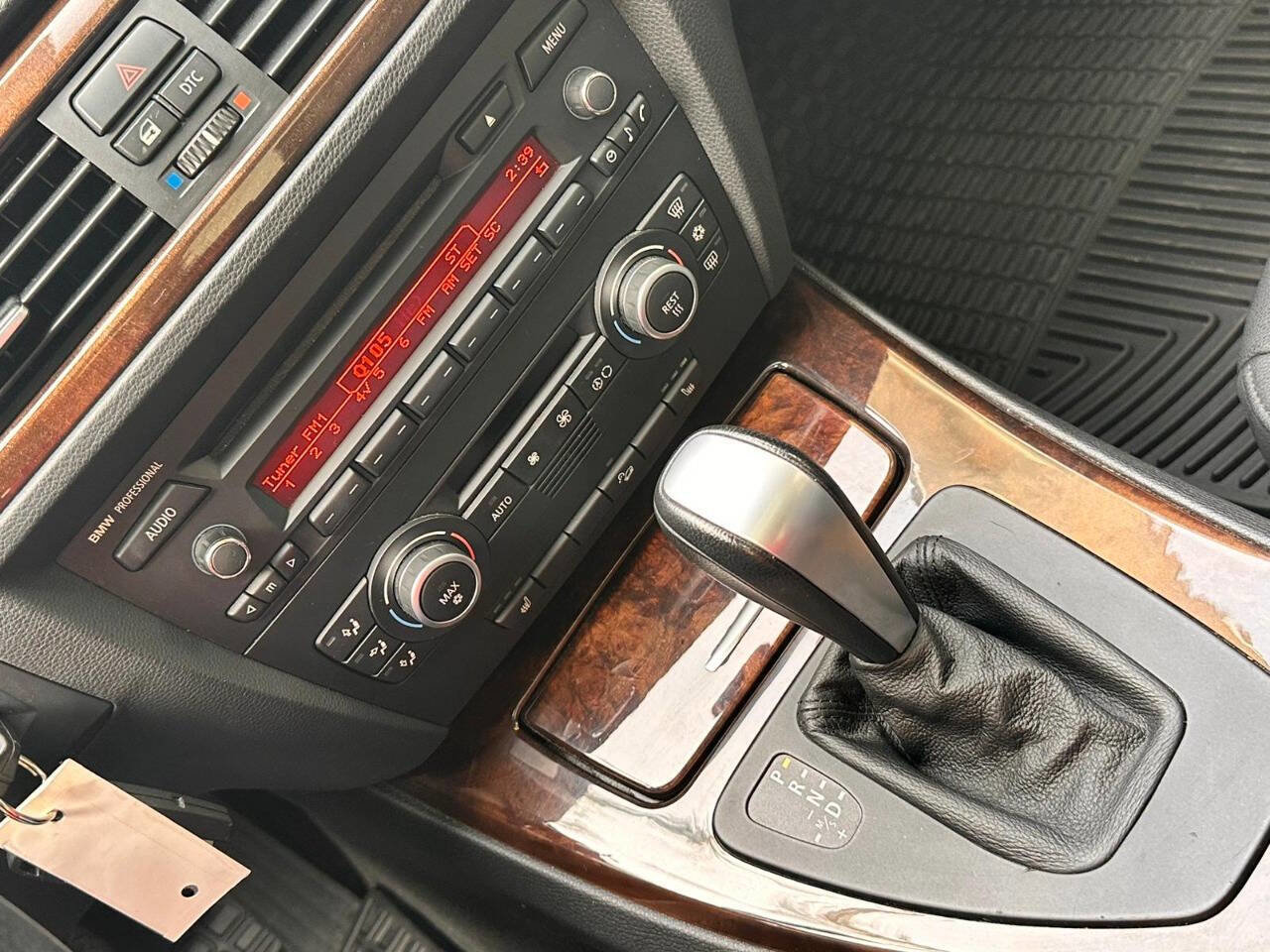 Used 2009 BMW 328i xDrive 328i xDrive AWD 4dr Sedan SULE image 18