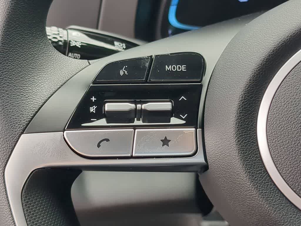 New 2025 Hyundai Elantra SE image 24
